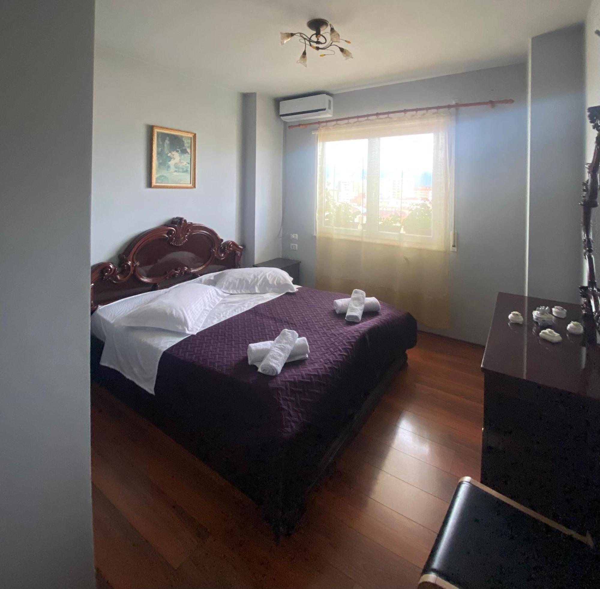 Stay The Night Shkodra Apartment City Centre Exterior photo